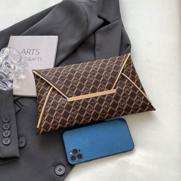 Woman's luxury handmade purse/clutch wallet follow and book mark bag show - Picture 4 of 5